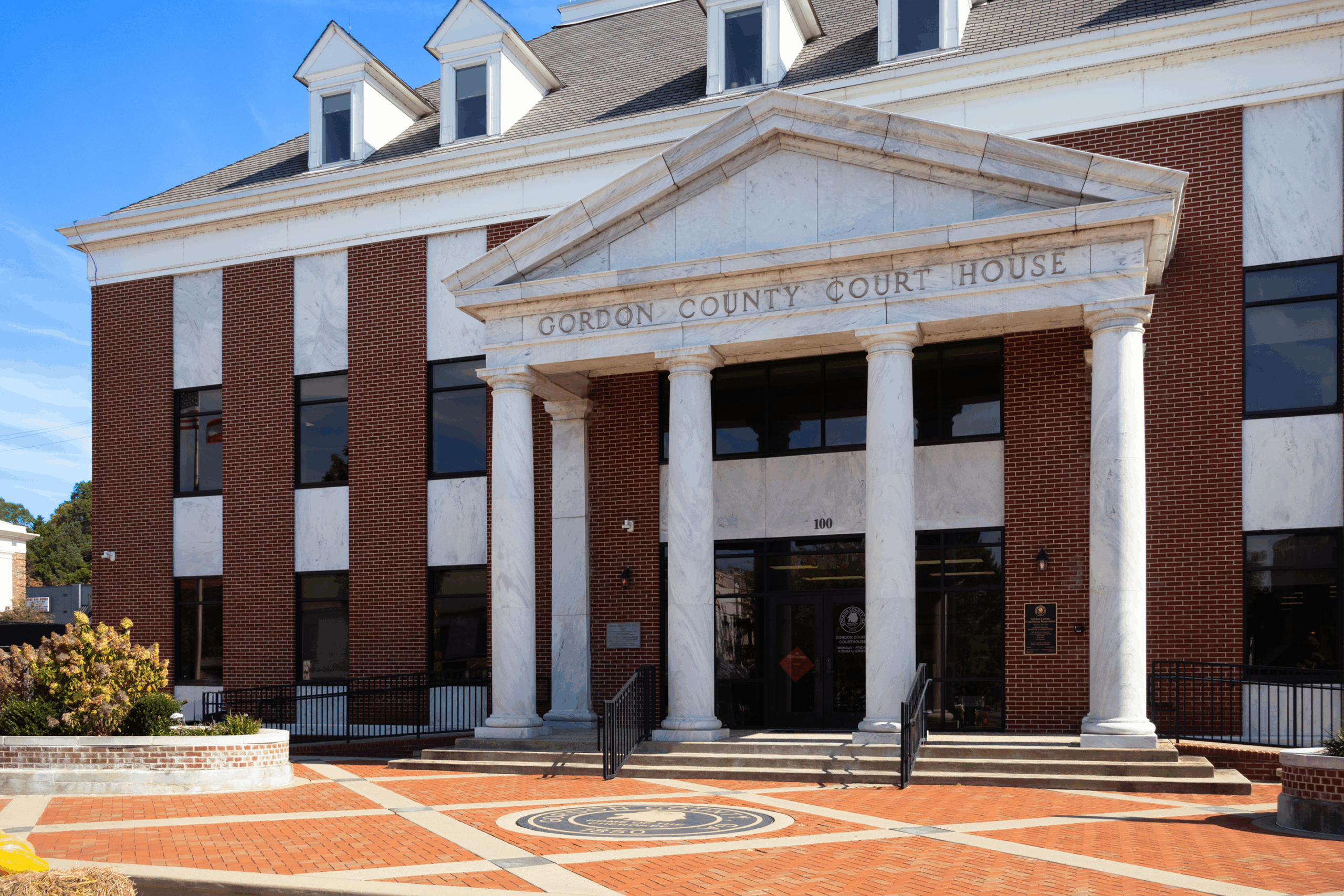 Gordon Co Courthouse Plaza 008 scaled